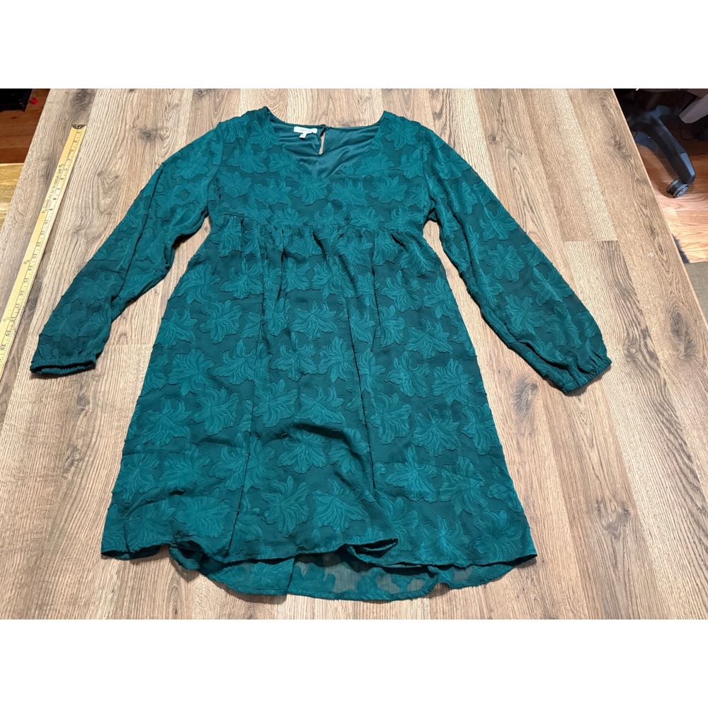 Maurices Dress Womens Medium Green Mini Floral Textured Long Sleeve